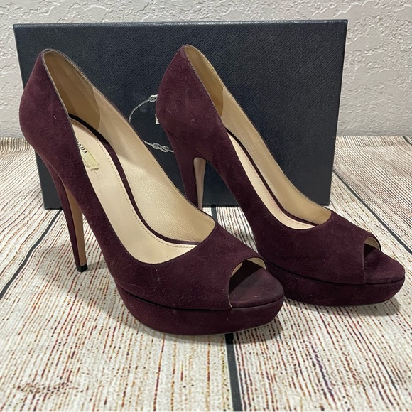 Prada Burgundy Peep Toe Suede Pump Sz 40 (US 10) - Picture 2 of 4